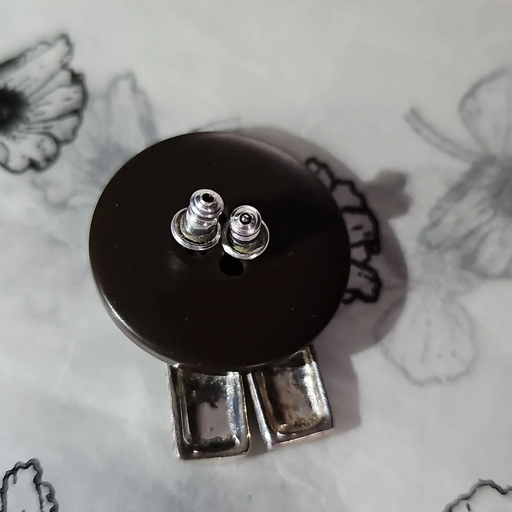 Brighton Earrings - Picture 2 of 3